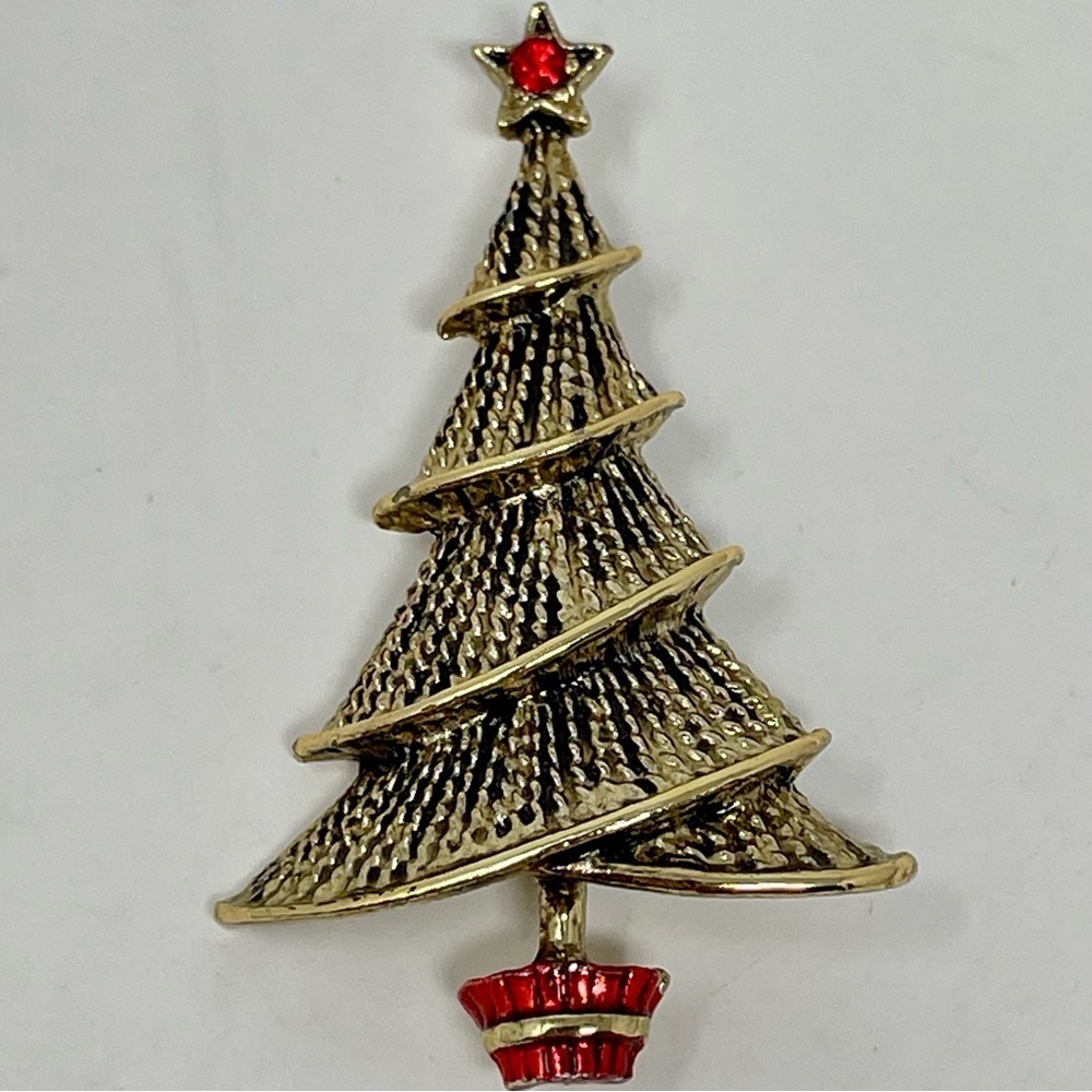Vintage Festive Gold and Red Christmas Tree Brooch